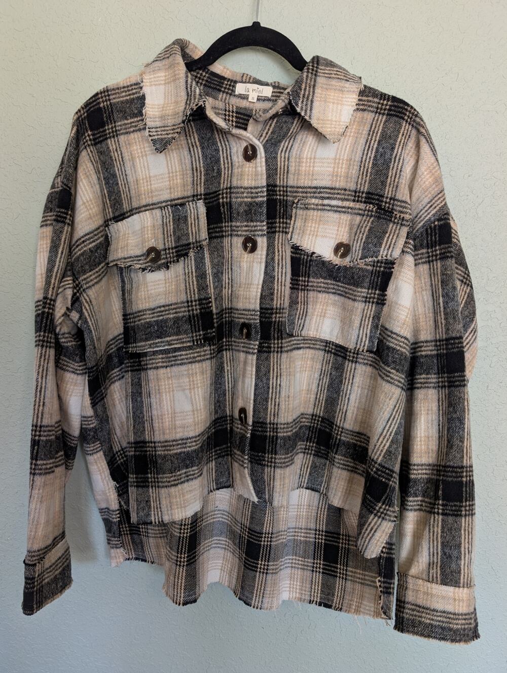 Plaid Shacket Raw Hem Women’s Small Fall Oversized Button Up Black Cream Tan